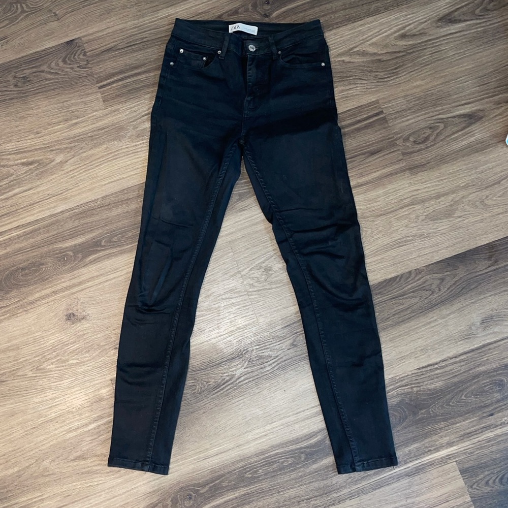 Black Zara jeans